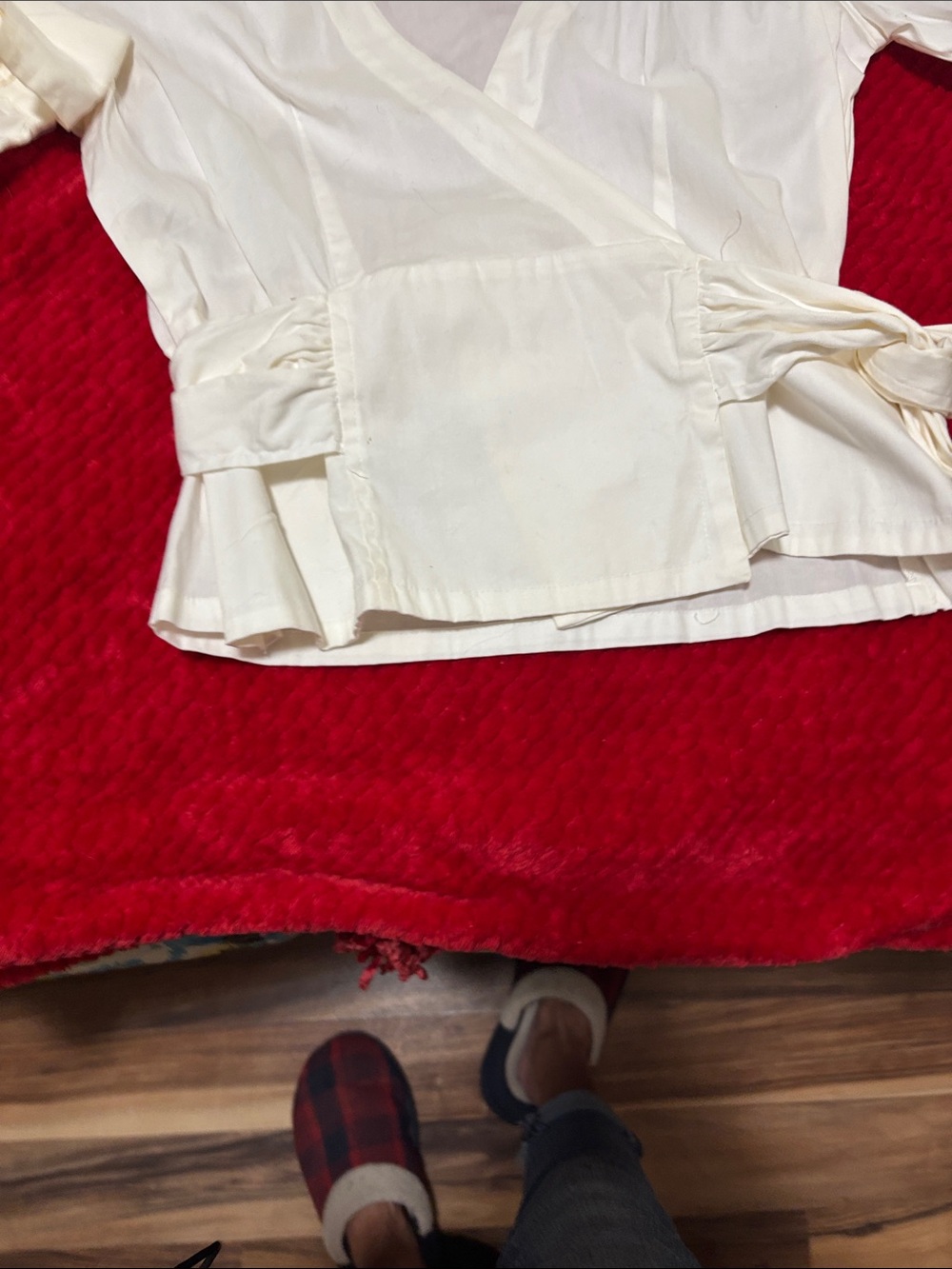 Trend Setter Diva Boutique White wrap around blouse.  Wear alone or w/under - Picture 4 of 4